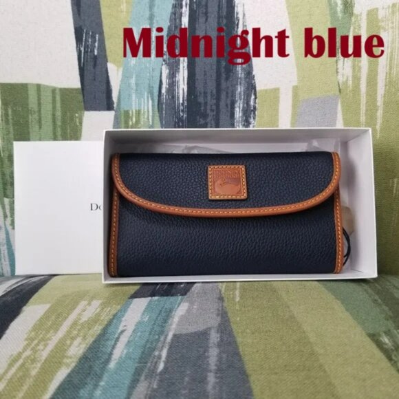 Dooney & Bourke Handbags - 🎯DOONEY & BOURKE Pebbled Continental Clutch Wallet Midnight Blue Leather Duck